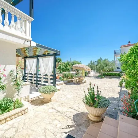 Apartment Katica- *
