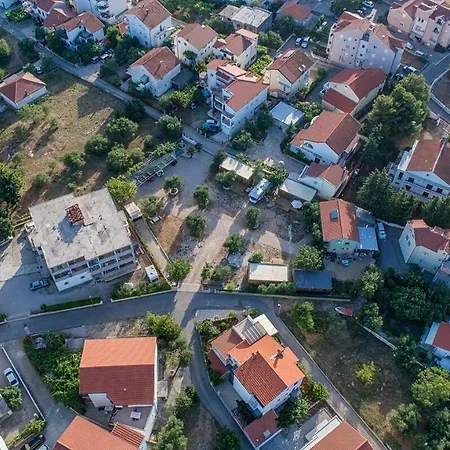 Katica- Apartment Srima